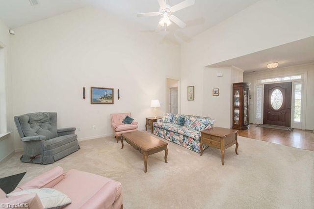 1225 Avery Way, Kernersville, NC 27284