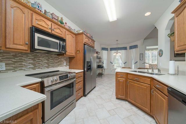 1225 Avery Way, Kernersville, NC 27284