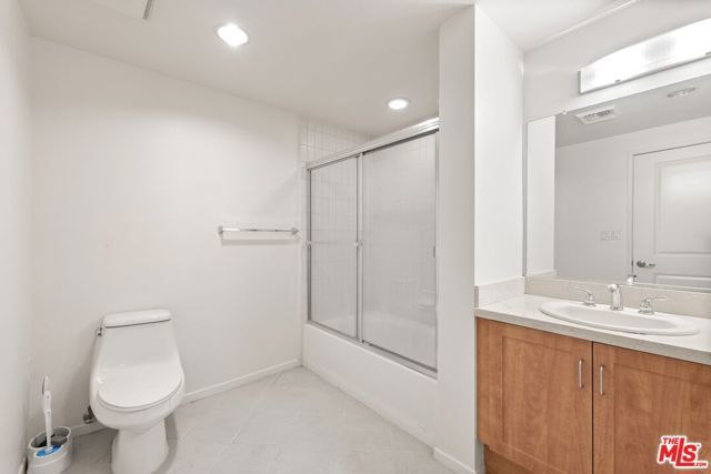 267 S San Pedro Street 320, Los Angeles, CA 90012