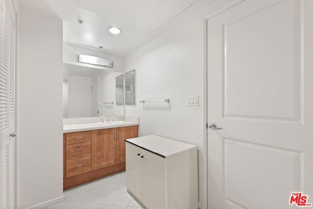 267 S San Pedro Street 320, Los Angeles, CA 90012