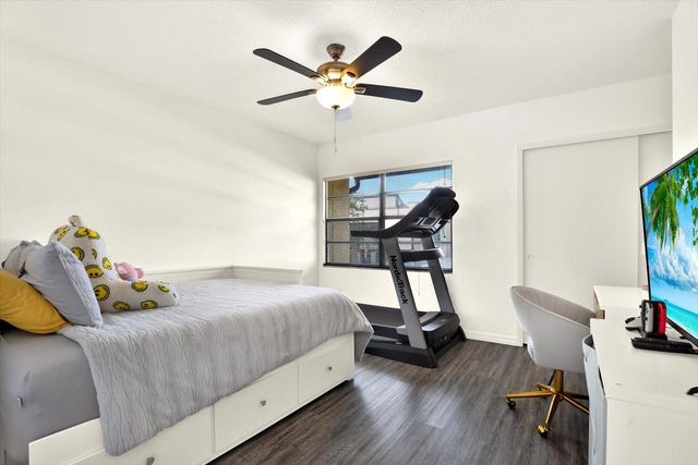9209 SEMINOLE BOULEVARD 65, Seminole, FL 33772