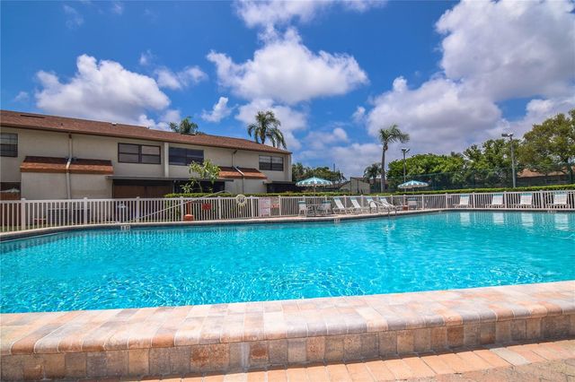 9209 SEMINOLE BOULEVARD 65, Seminole, FL 33772