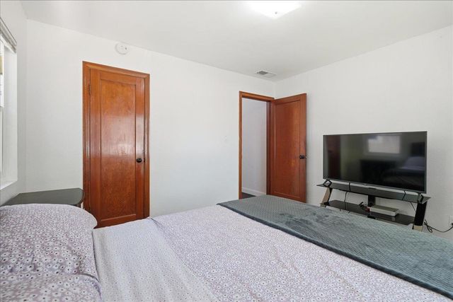 1545 35th St, Sacramento, CA 95816