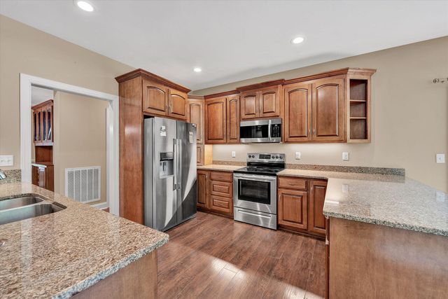 165 Peninsula DR, Moneta, VA 24121
