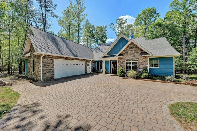 165 Peninsula DR, Moneta, VA 24121