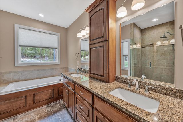 165 Peninsula DR, Moneta, VA 24121