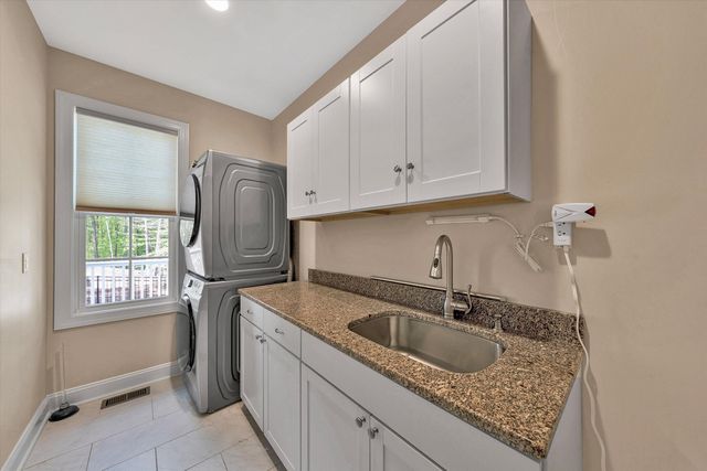 165 Peninsula DR, Moneta, VA 24121