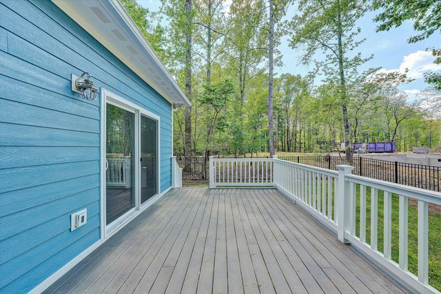 165 Peninsula DR, Moneta, VA 24121