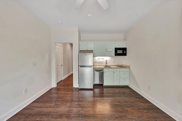 165 Peninsula DR, Moneta, VA 24121
