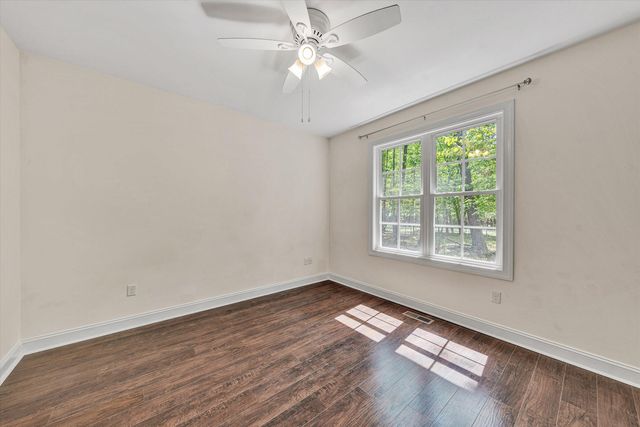 165 Peninsula DR, Moneta, VA 24121
