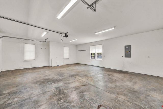 165 Peninsula DR, Moneta, VA 24121