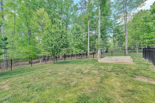 165 Peninsula DR, Moneta, VA 24121