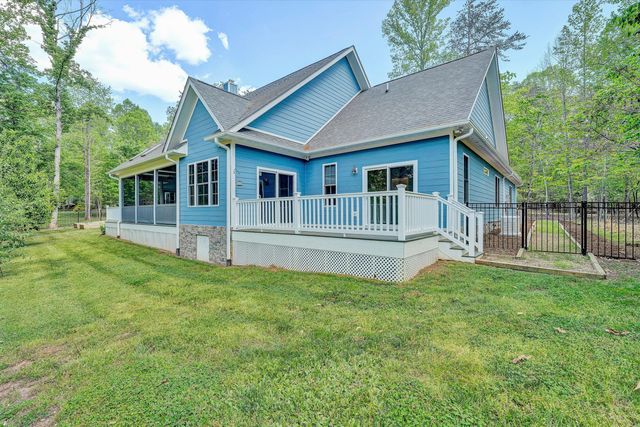 165 Peninsula DR, Moneta, VA 24121