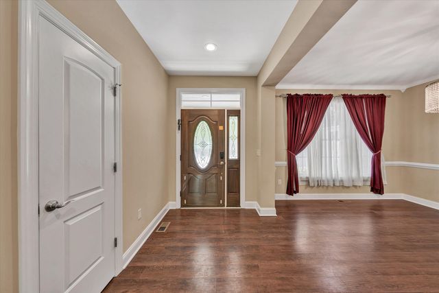 165 Peninsula DR, Moneta, VA 24121