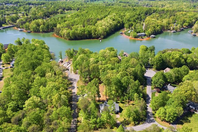 165 Peninsula DR, Moneta, VA 24121