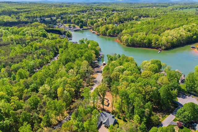 165 Peninsula DR, Moneta, VA 24121