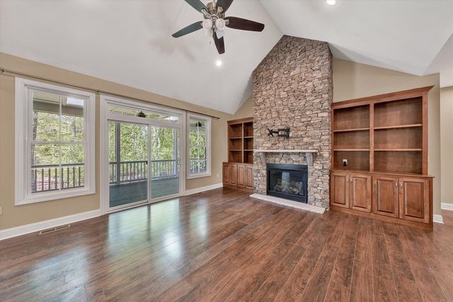 165 Peninsula DR, Moneta, VA 24121