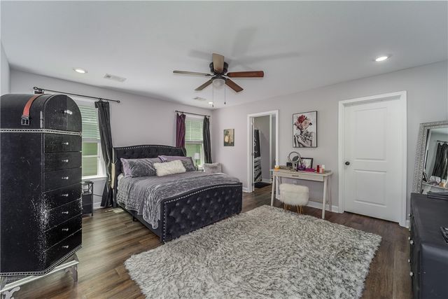 301 Bottlebrush Walk, Brunswick, GA 31525