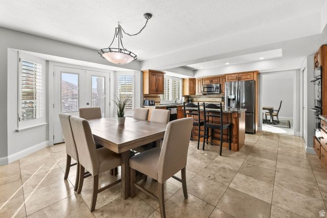 2022 E TALL PINES WAY, Sandy, UT 84092