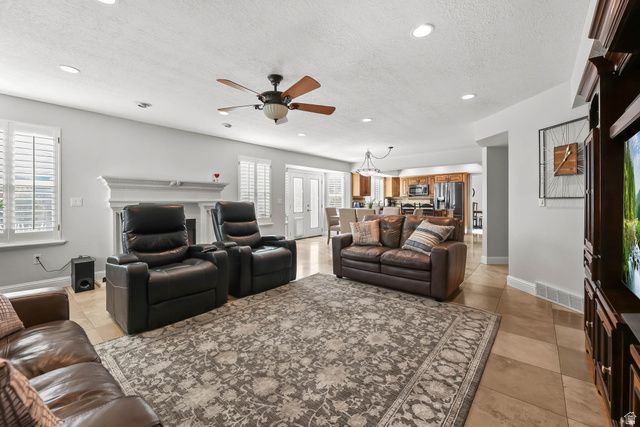 2022 E TALL PINES WAY, Sandy, UT 84092