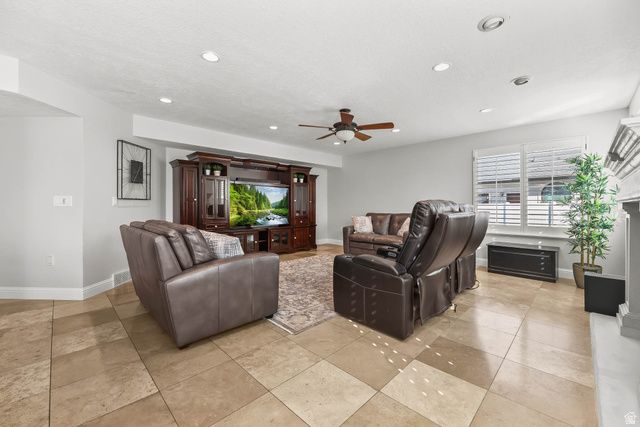 2022 E TALL PINES WAY, Sandy, UT 84092