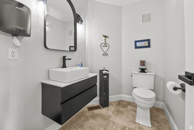 2022 E TALL PINES WAY, Sandy, UT 84092