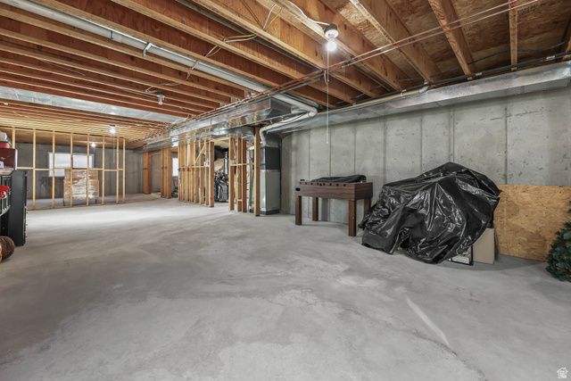 2022 E TALL PINES WAY, Sandy, UT 84092