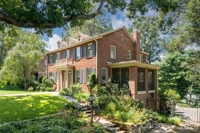 17 Lynwood Road, Asheville, NC 28804