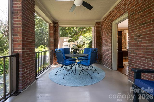 17 Lynwood Road, Asheville, NC 28804