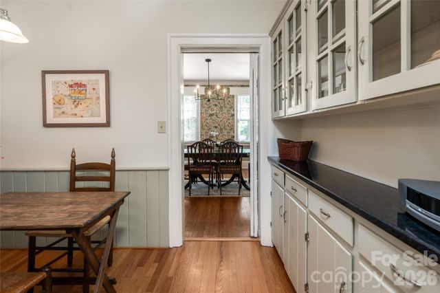 17 Lynwood Road, Asheville, NC 28804