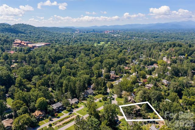 17 Lynwood Road, Asheville, NC 28804