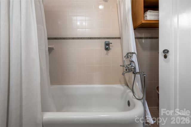 17 Lynwood Road, Asheville, NC 28804
