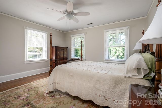17 Lynwood Road, Asheville, NC 28804