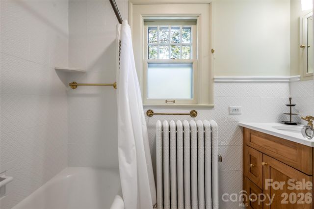 17 Lynwood Road, Asheville, NC 28804