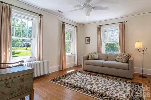 17 Lynwood Road, Asheville, NC 28804