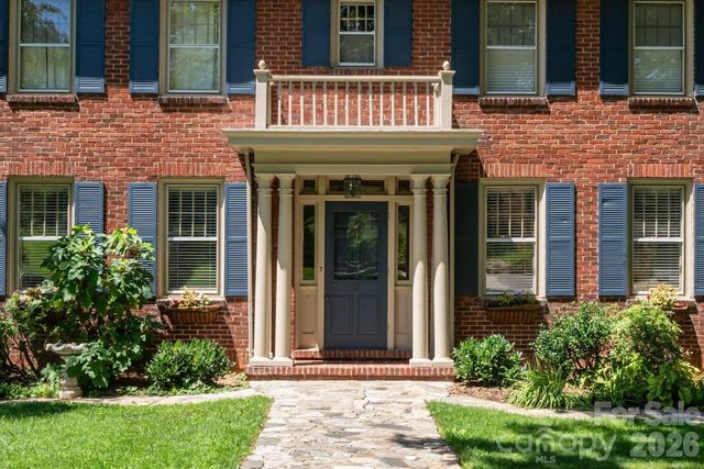 17 Lynwood Road, Asheville, NC 28804
