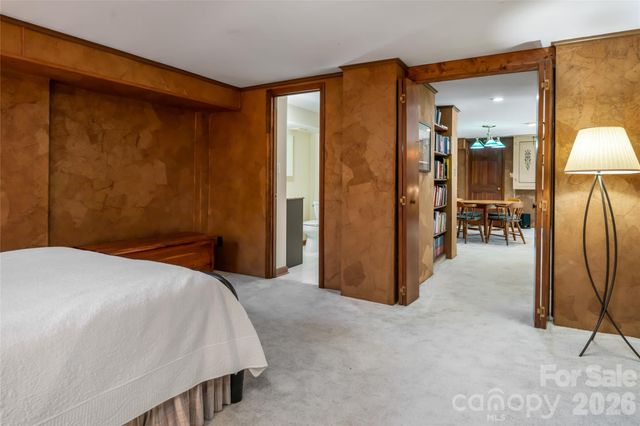 17 Lynwood Road, Asheville, NC 28804