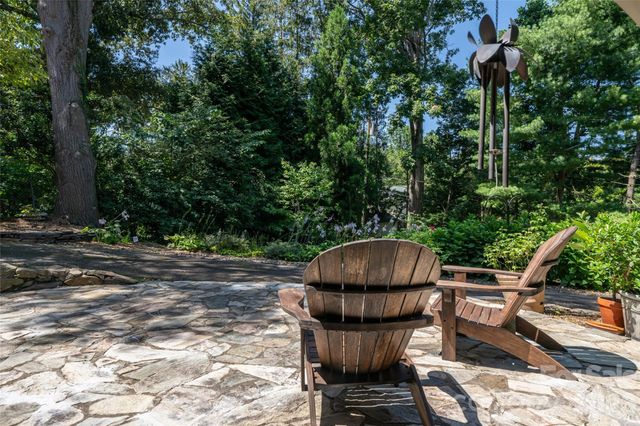 17 Lynwood Road, Asheville, NC 28804