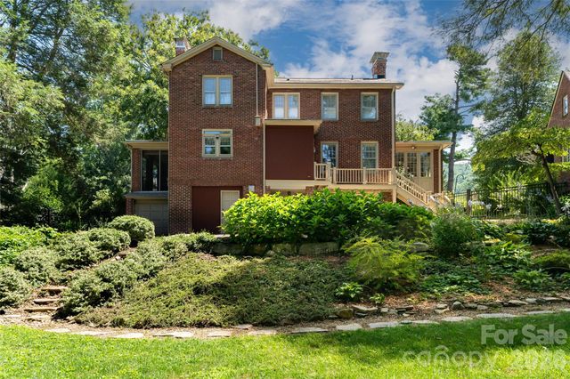 17 Lynwood Road, Asheville, NC 28804