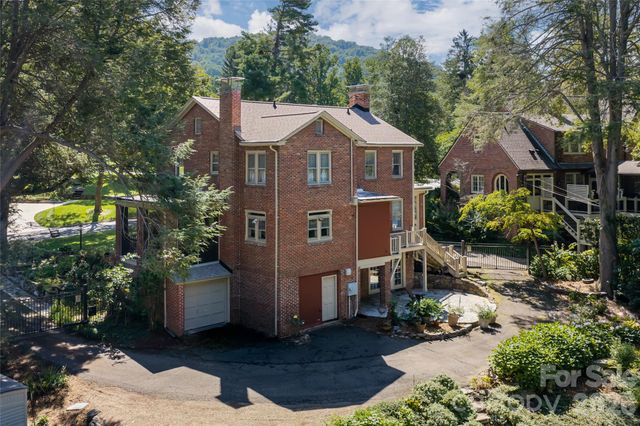 17 Lynwood Road, Asheville, NC 28804