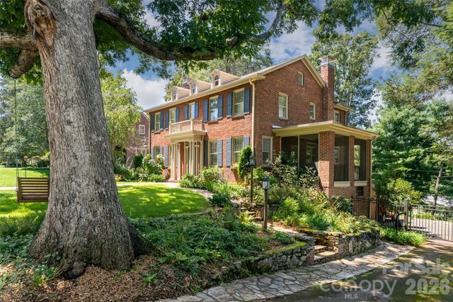 17 Lynwood Road, Asheville, NC 28804