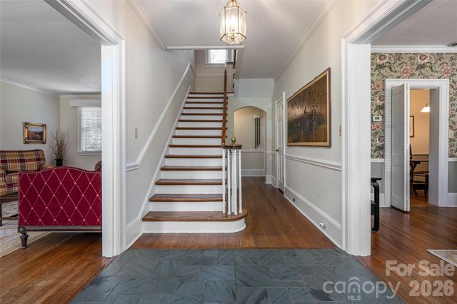 17 Lynwood Road, Asheville, NC 28804
