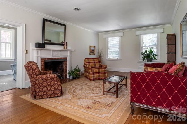 17 Lynwood Road, Asheville, NC 28804