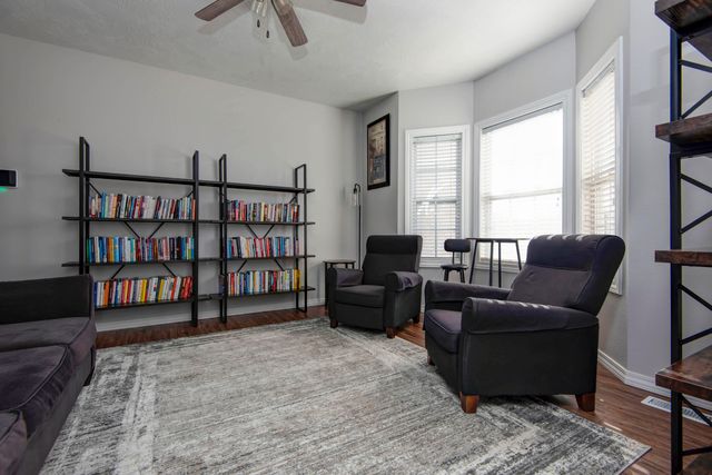 2063 W Melbourne Court, Springfield, MO 65810