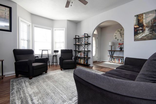 2063 W Melbourne Court, Springfield, MO 65810