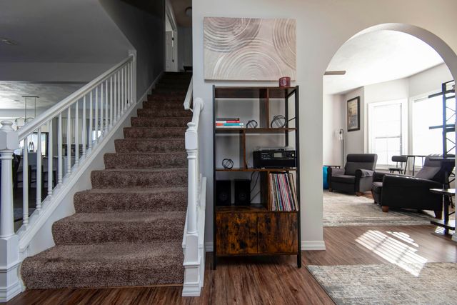 2063 W Melbourne Court, Springfield, MO 65810