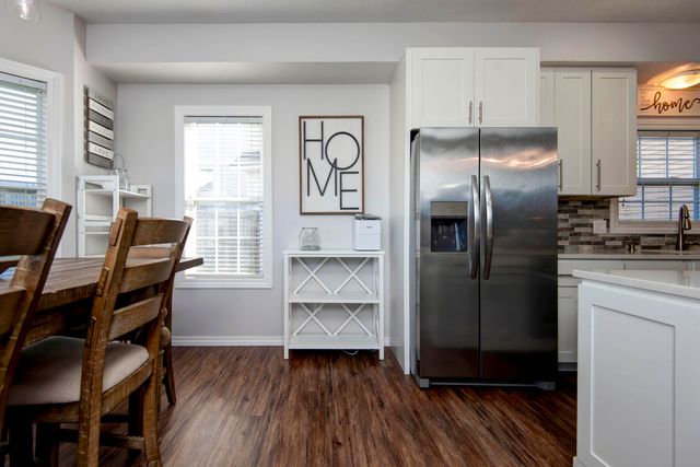 2063 W Melbourne Court, Springfield, MO 65810