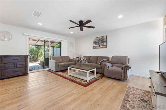503 Smoketree Glen, Escondido, CA 92026