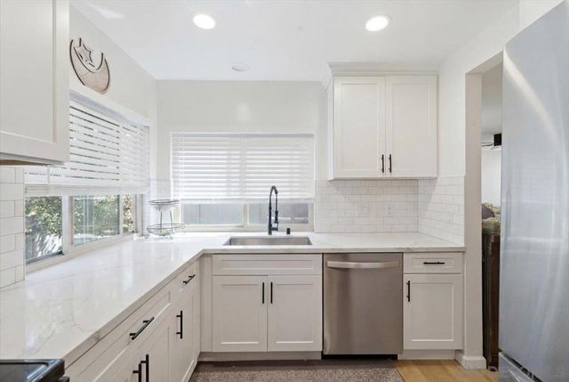 503 Smoketree Glen, Escondido, CA 92026