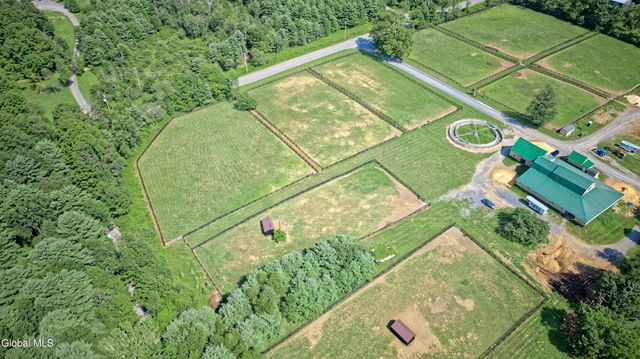 100 Howe Road, Greenfield, NY 12833